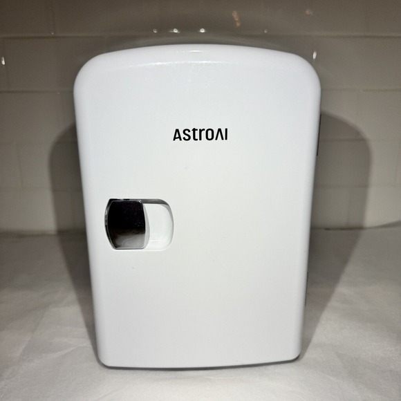 AstroAI Mini Fridge, 4‎ Liter/6 Can Cooler W BOX - Drinks/Beauty Products - NEW - Picture 7 of 12